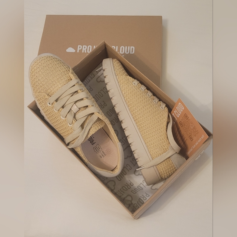 Project Cloud Paisley A Women's Foam Sneaker Vegan Leather Size 7 EUC with Box - Picture 5 of 13